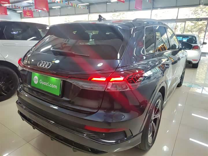 Фото 7 - Audi Q4 e-tron