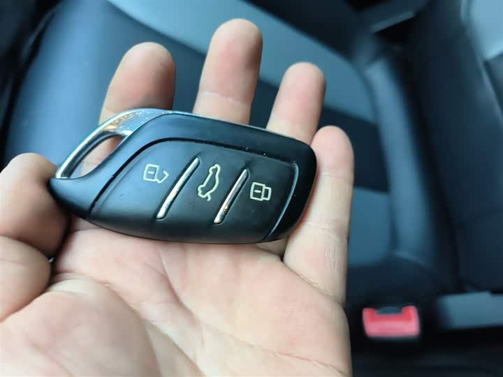 Фото 9 - Roewe Clever