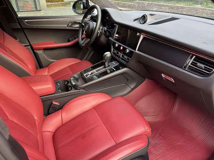 Фото 10 - Porsche Macan