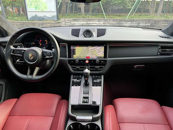 Фото 13 - Porsche Macan