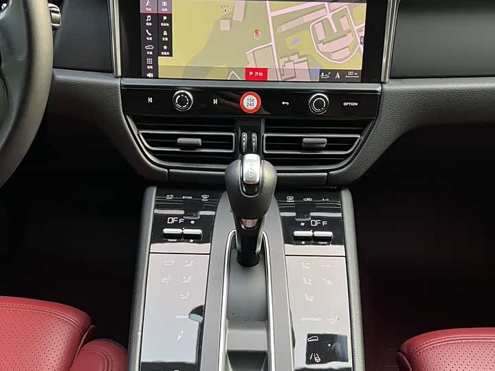 Фото 14 - Porsche Macan