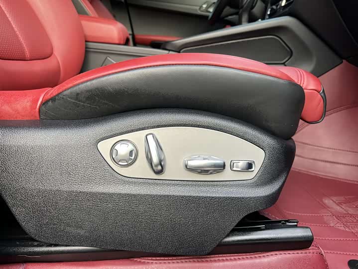 Фото 16 - Porsche Macan