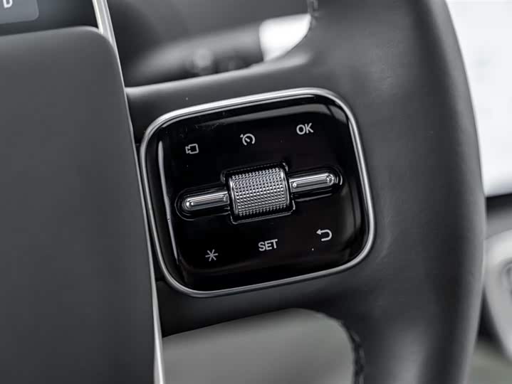 Фото 41 - LiXiang L9