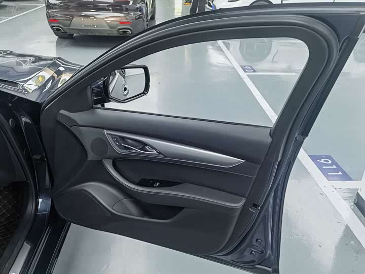 Фото 11 - Cadillac CT5