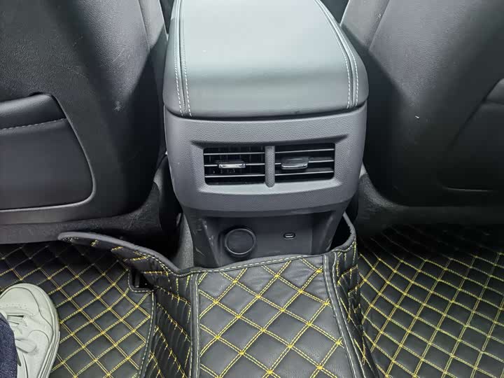 Фото 9 - Cadillac CT5