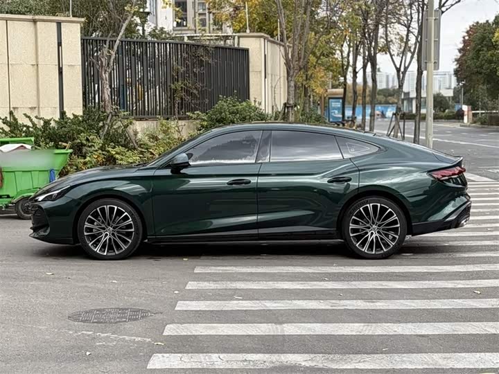 Фото 7 - MG Motor 7