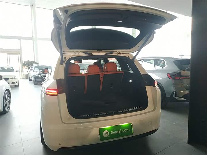 Фото 18 - LiXiang L7