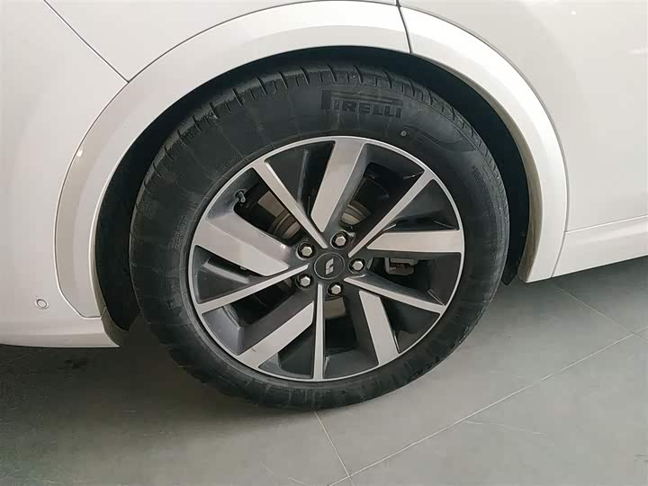 Фото 25 - LiXiang L7