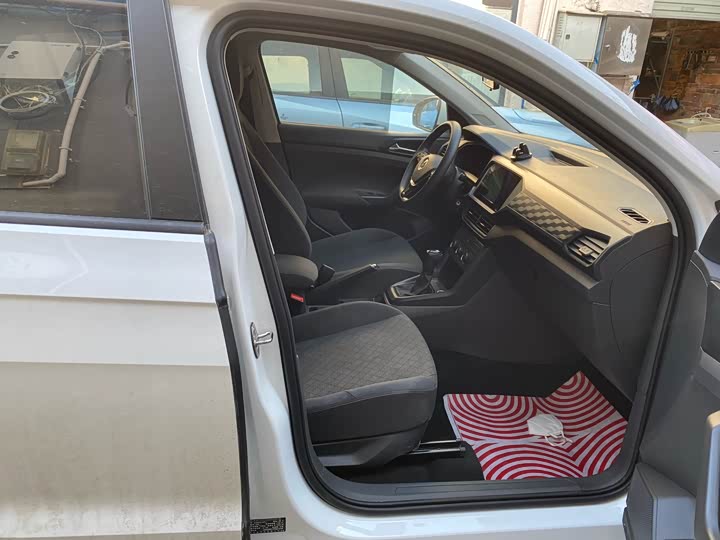 Фото 10 - Volkswagen T-Cross