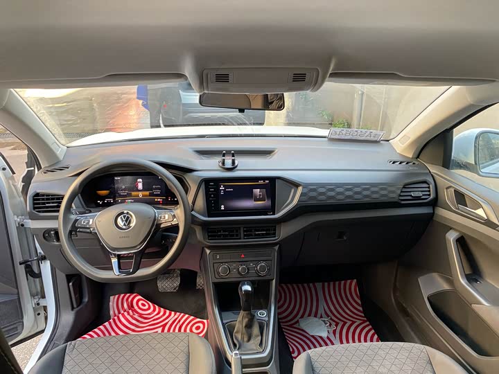 Фото 14 - Volkswagen T-Cross