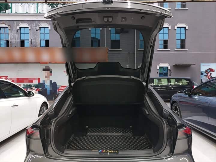 Фото 19 - Changan UNI-V