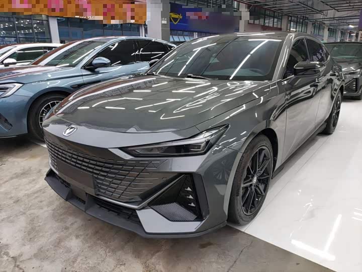 Фото 2 - Changan UNI-V