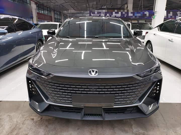 Фото 3 - Changan UNI-V