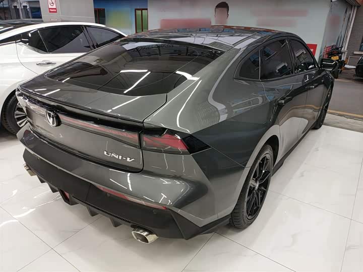 Фото 7 - Changan UNI-V