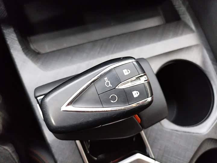 Фото 9 - Changan UNI-V