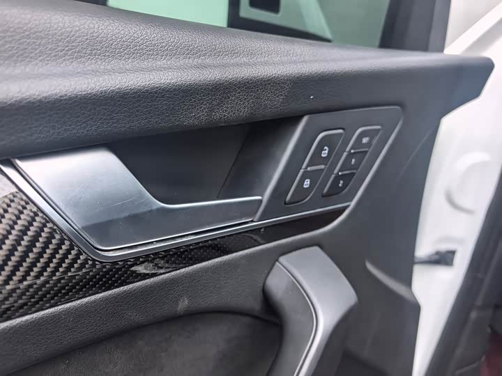 Фото 12 - Audi Q5L Sportback