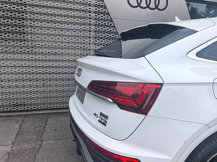 Фото 5 - Audi Q5L Sportback