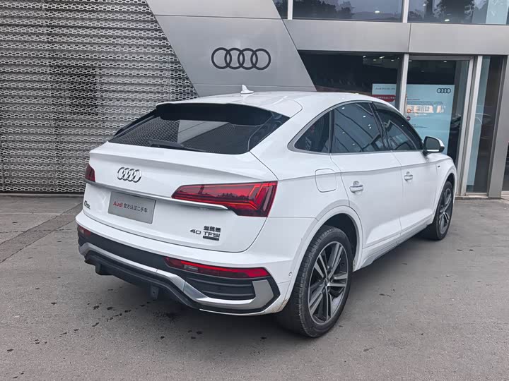 Фото 7 - Audi Q5L Sportback