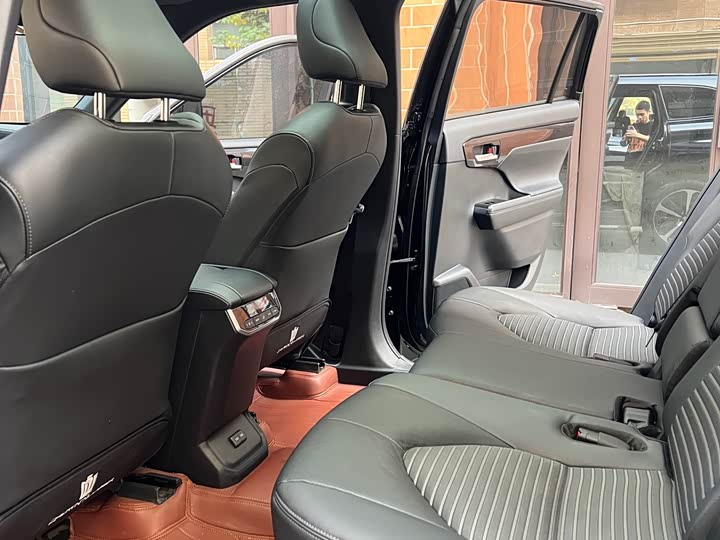 Фото 9 - Toyota Crown Kluger