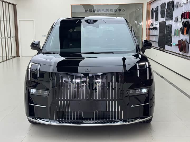 Фото 11 - Zeekr 009