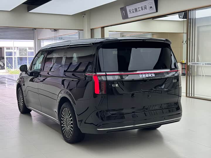 Фото 4 - Zeekr 009