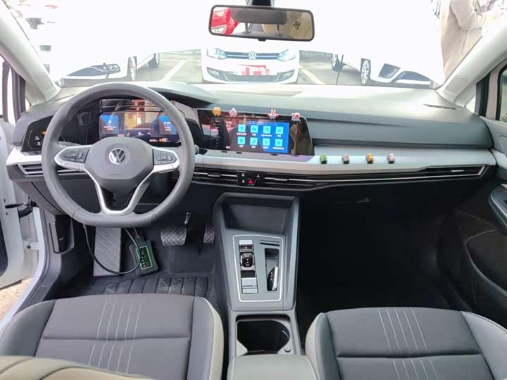 Фото 10 - Volkswagen Golf