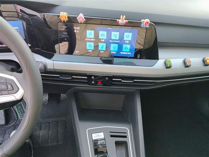 Фото 13 - Volkswagen Golf