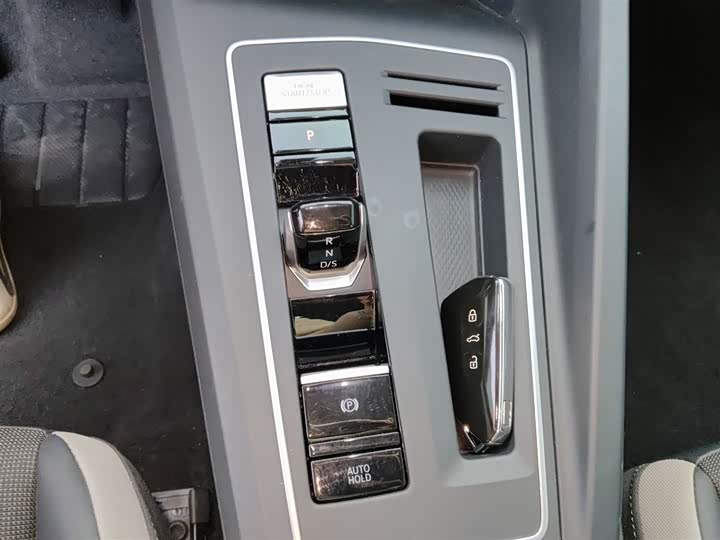 Фото 14 - Volkswagen Golf