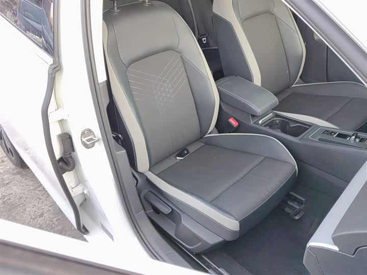 Фото 25 - Volkswagen Golf