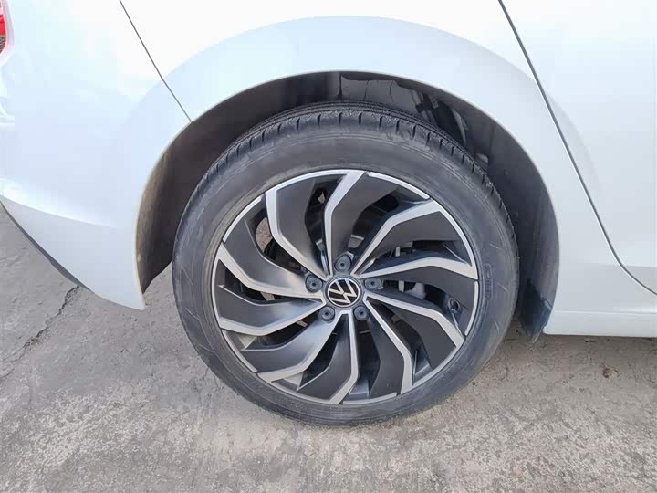 Фото 26 - Volkswagen Golf