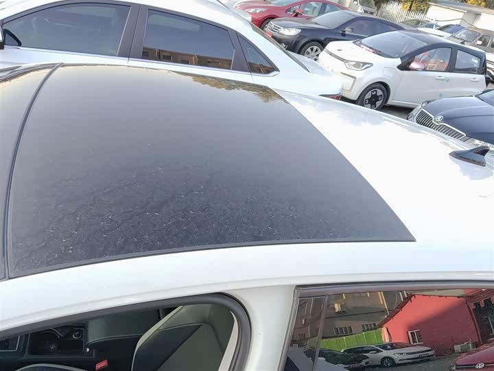 Фото 27 - Volkswagen Golf