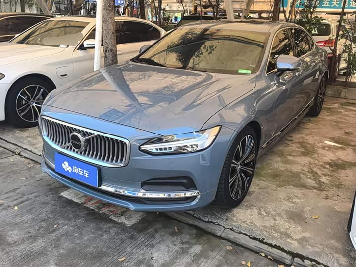 Фото 1 - Volvo S90