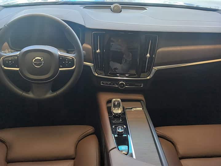 Фото 12 - Volvo S90