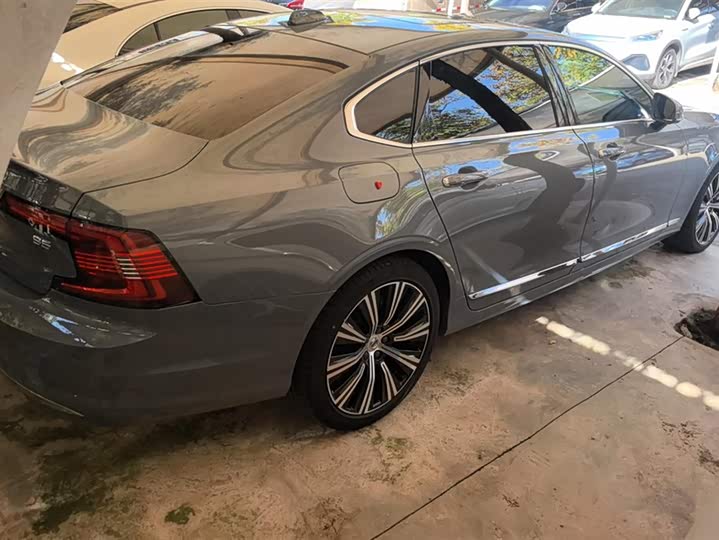 Фото 3 - Volvo S90