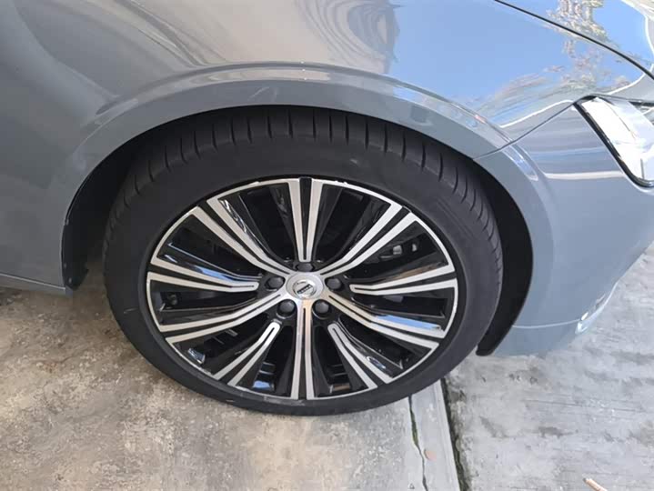 Фото 6 - Volvo S90