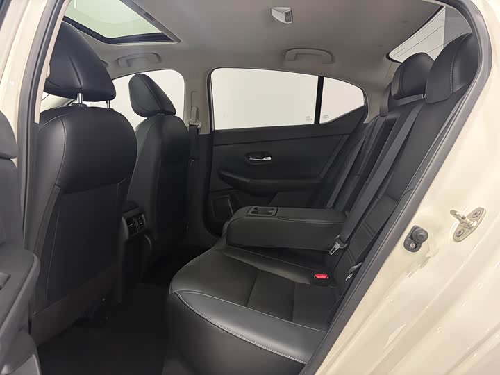 Фото 7 - Nissan Sylphy