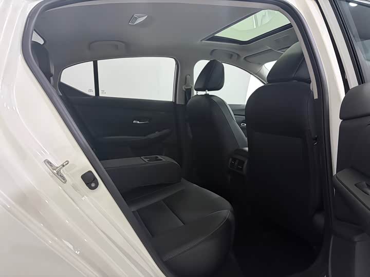 Фото 9 - Nissan Sylphy