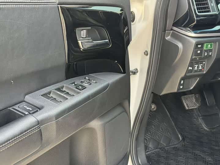 Фото 12 - Honda Elysion