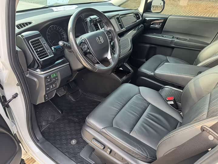 Фото 14 - Honda Elysion