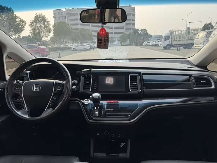 Фото 22 - Honda Elysion