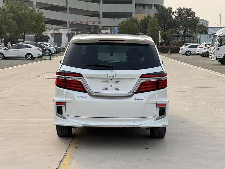 Фото 6 - Honda Elysion