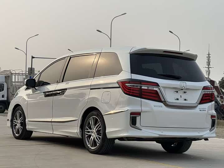 Фото 7 - Honda Elysion