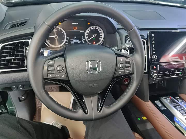 Фото 11 - Honda UR-V