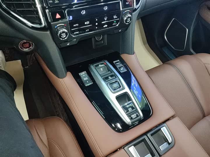 Фото 14 - Honda UR-V