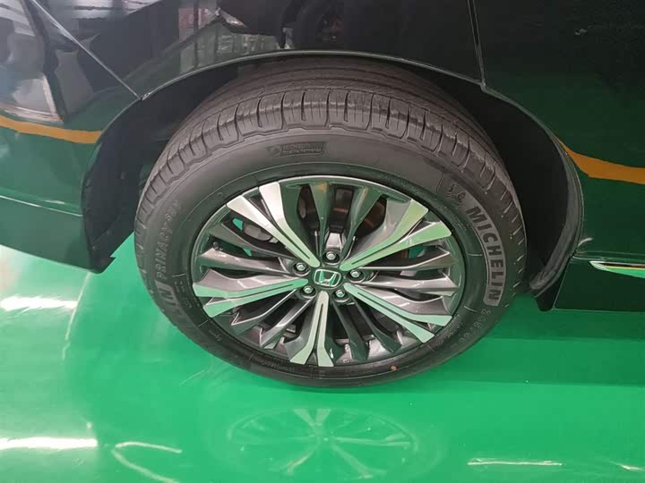 Фото 26 - Honda UR-V