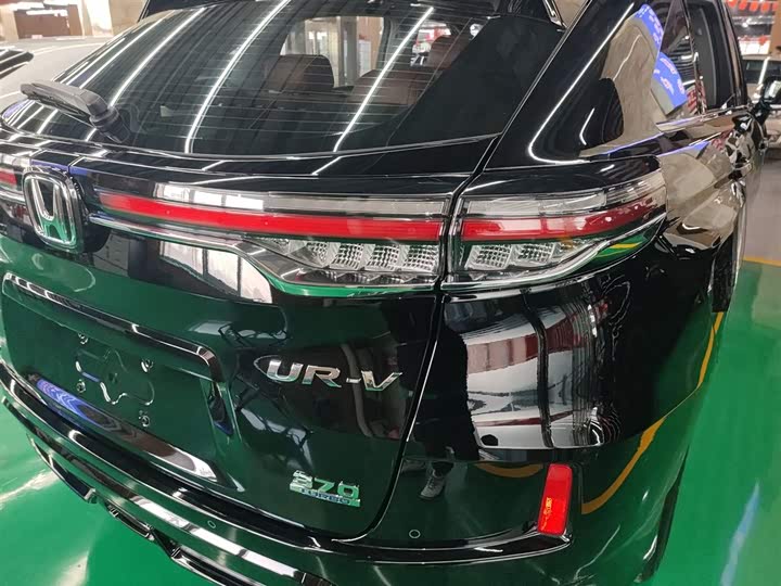 Фото 8 - Honda UR-V