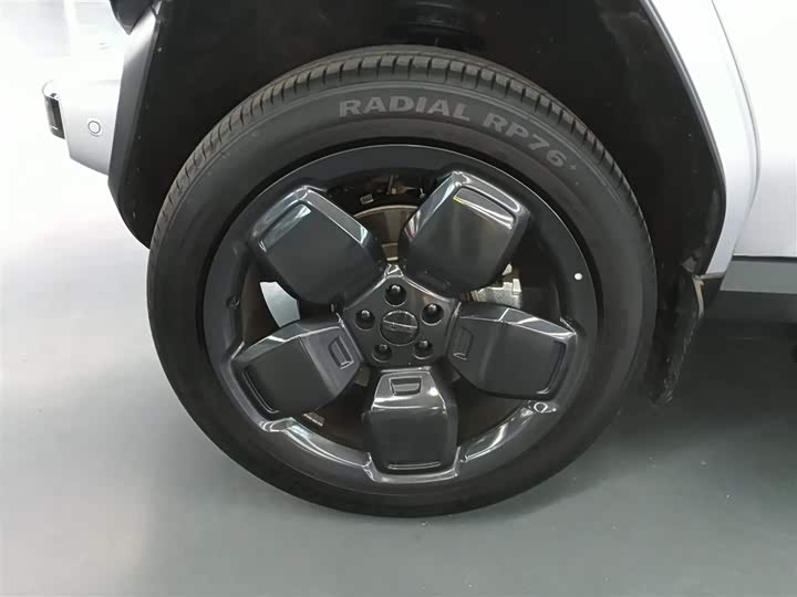 Фото 23 - Chery iCar V23