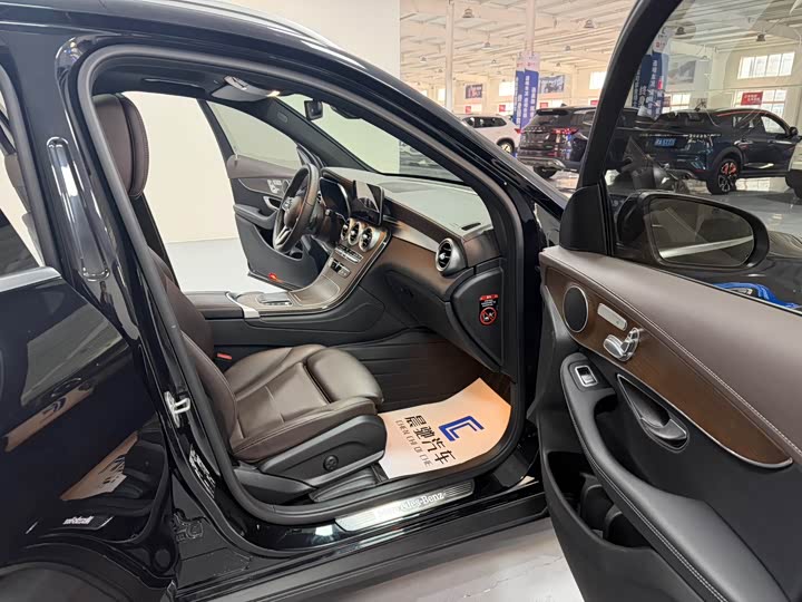 Фото 13 - Mercedes-Benz GLC-Class