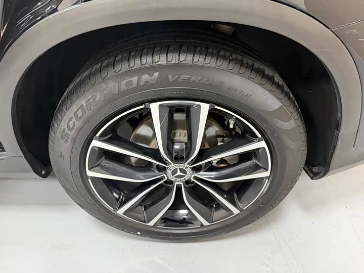 Фото 17 - Mercedes-Benz GLC-Class