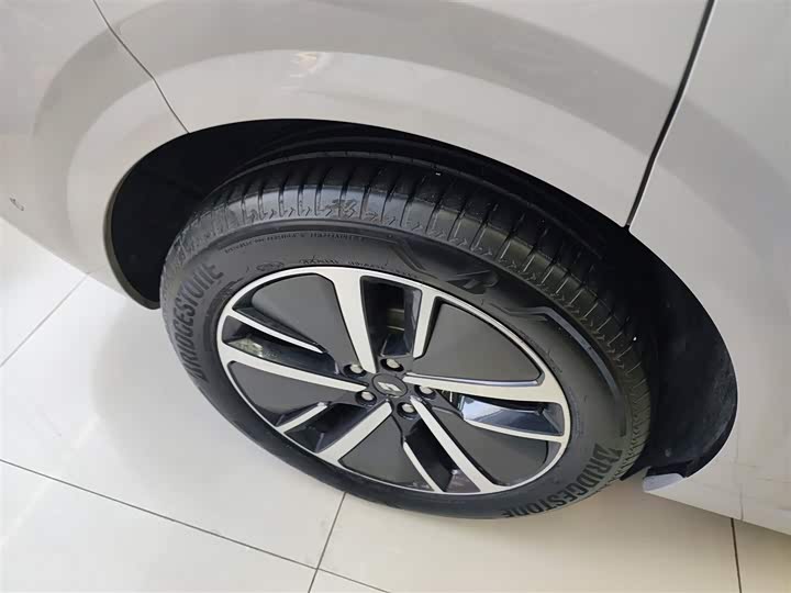 Фото 26 - LiXiang L6